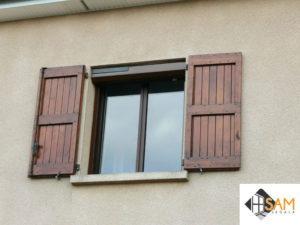 Volet roulant solaire et fenêtre aluminium - Coloris marron ral 8011