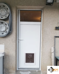 Porte aluminium avec trappe à chien