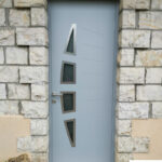 Porte aluminium K.Line (Collection Contemporaine – Modèle Sillon)